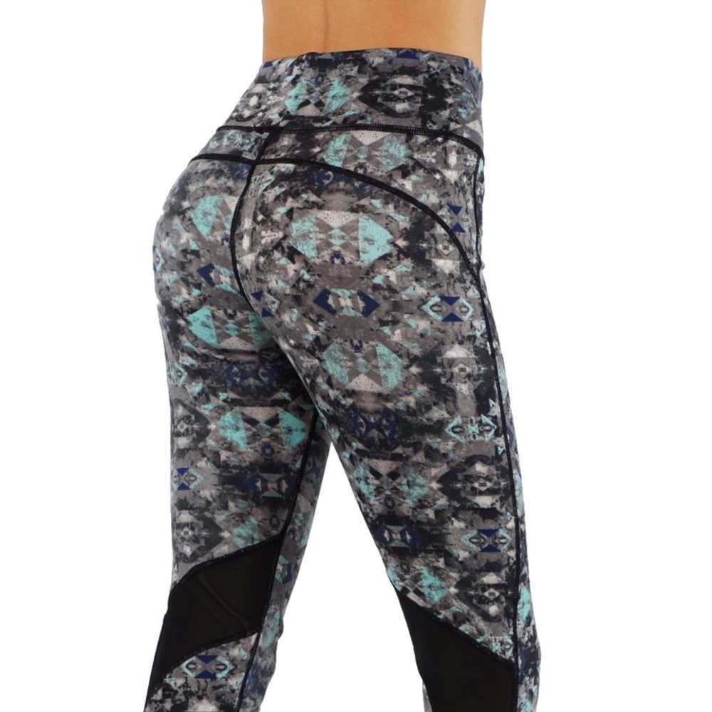 Yitong Womens’ Work Out Leggings   light compression. Four-way stretch material
